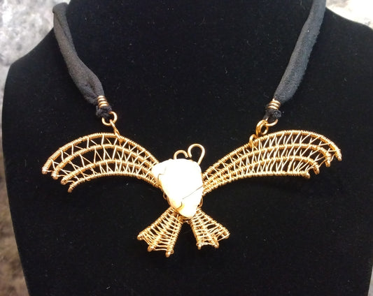 quartz bat neclace